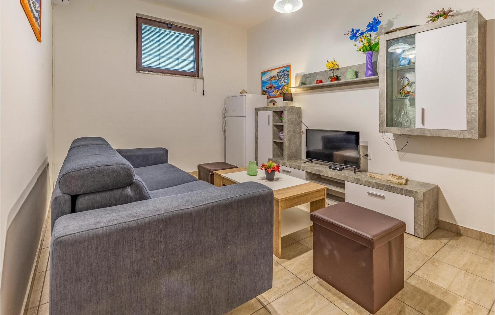 Amazing Apartment In Pula With Kitchen Экстерьер фото