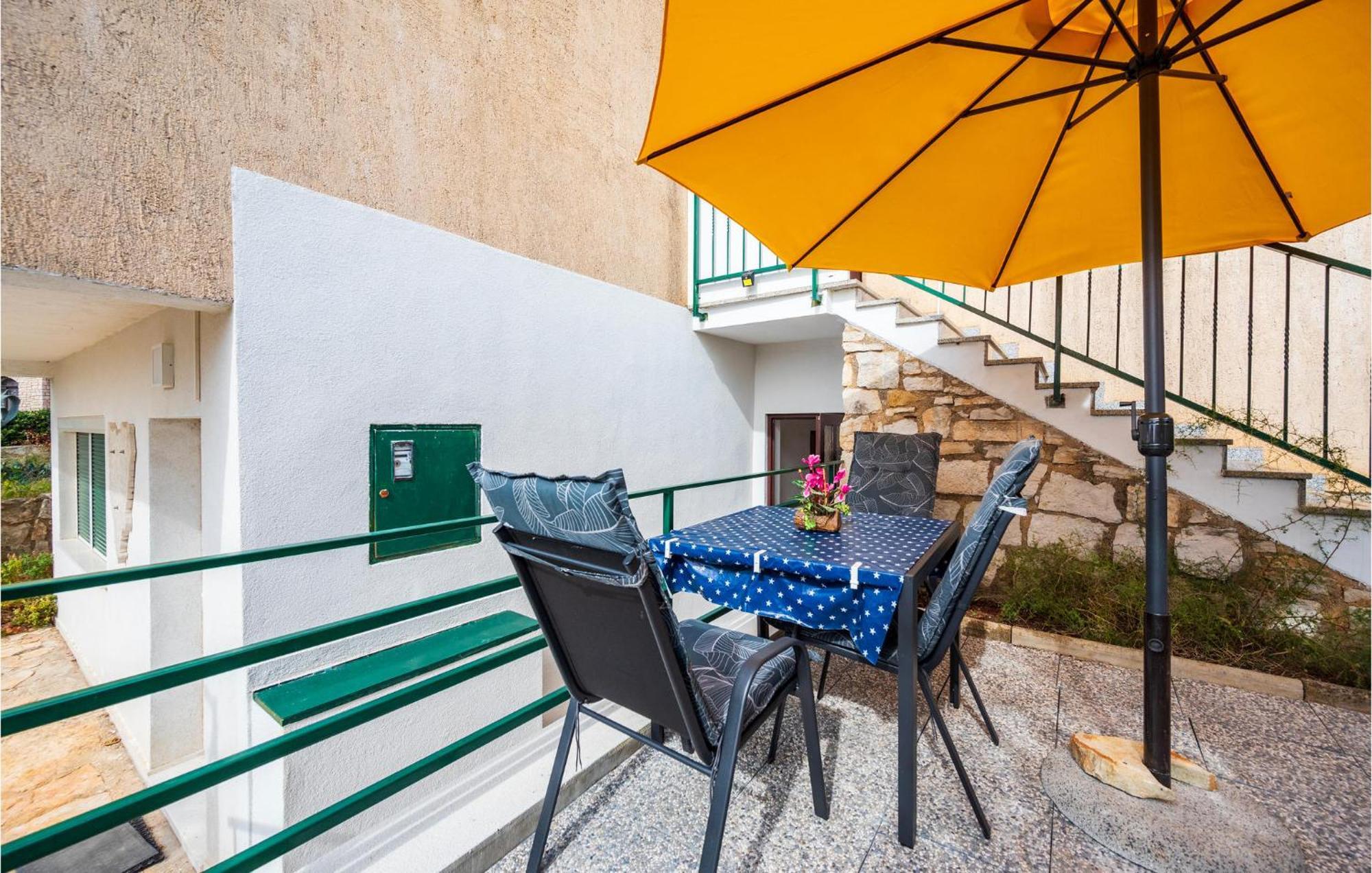 Amazing Apartment In Pula With Kitchen Экстерьер фото